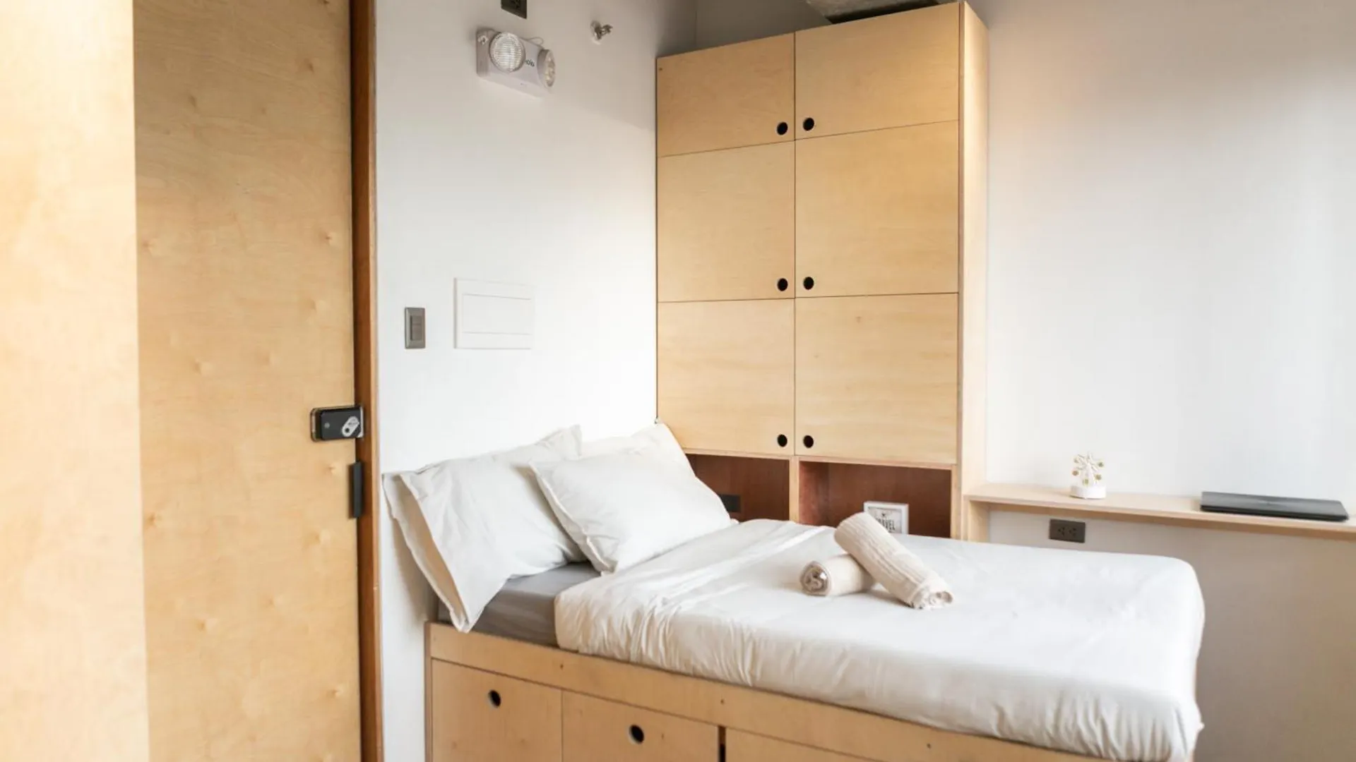 Homebase Kapitolyo - Minimalist Serviced Apartments Pasig City 0*,  Filippine